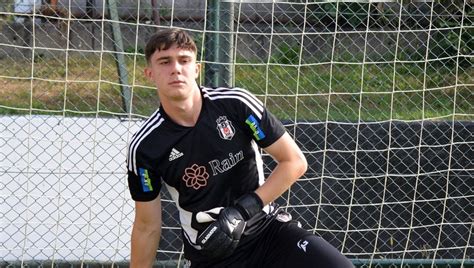 Beşiktaş genç kaleci Emir Yaşar'ın sözleşmesini uzattı - Son Dakika Haberleri